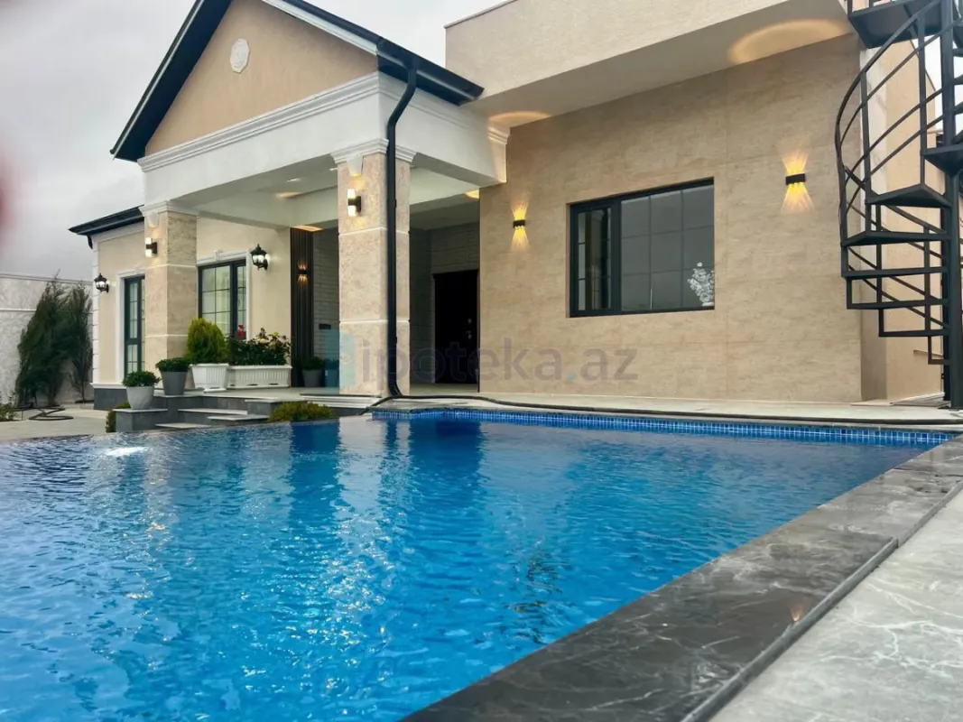 Satılır 5 otaqlı həyət evi 185 m²