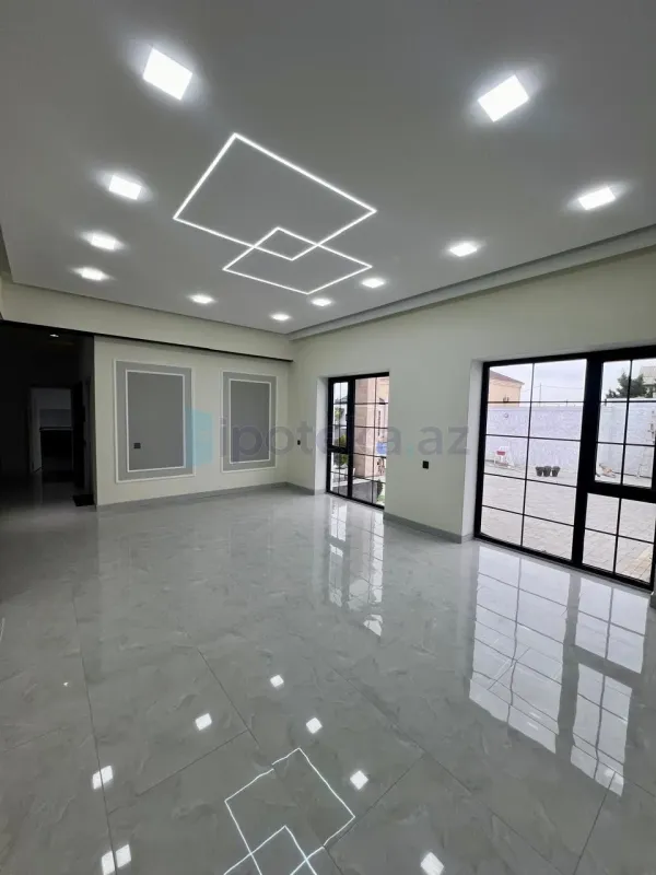 Satılır 5 otaqlı həyət evi 185 m²