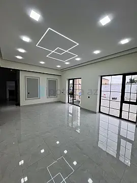 Satılır 5 otaqlı həyət evi 185 m²