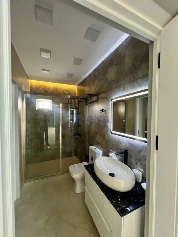 Satılır 5 otaqlı həyət evi 185 m²