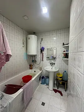 Satılır 2 otaqlı köhnə tikili 65 m²