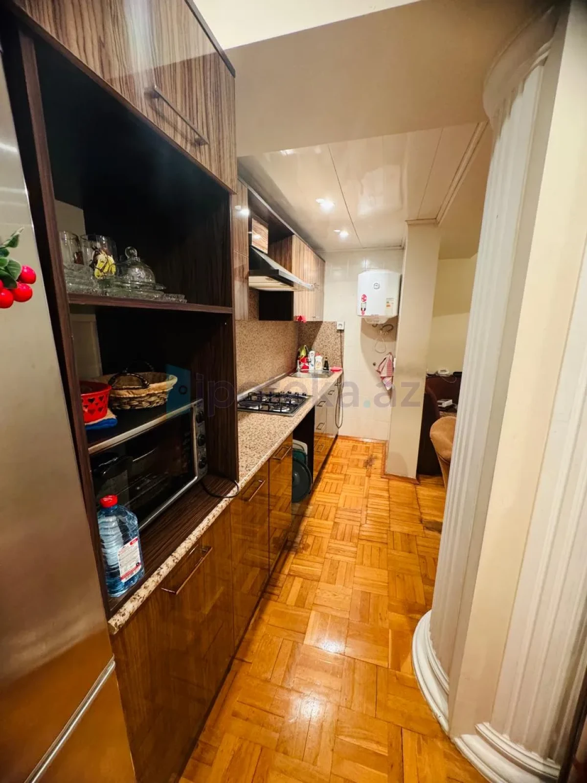 Satılır 3 otaqlı köhnə tikili 100 m²