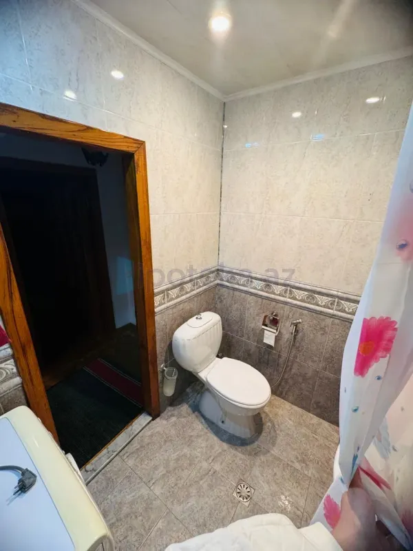 Satılır 3 otaqlı köhnə tikili 100 m²