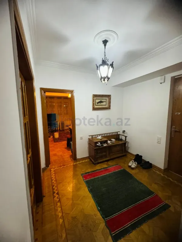 Satılır 3 otaqlı köhnə tikili 100 m²