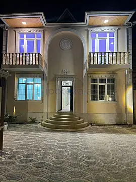 Satılır 5 otaqlı həyət evi 180 m²