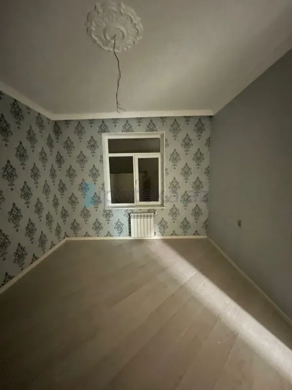 Satılır 5 otaqlı həyət evi 180 m²