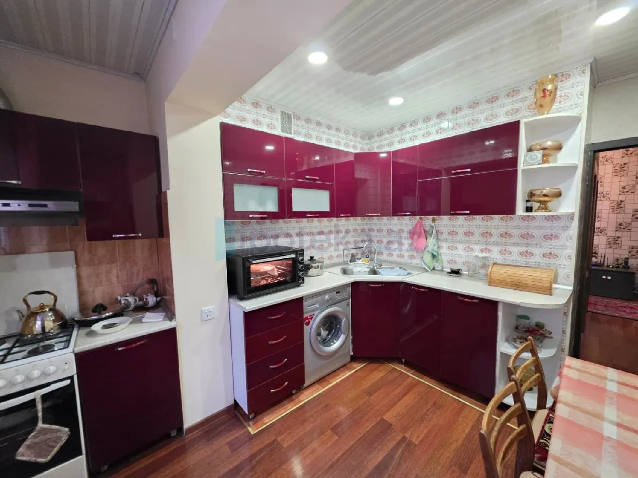 Satılır 3 otaqlı köhnə tikili 80 m²