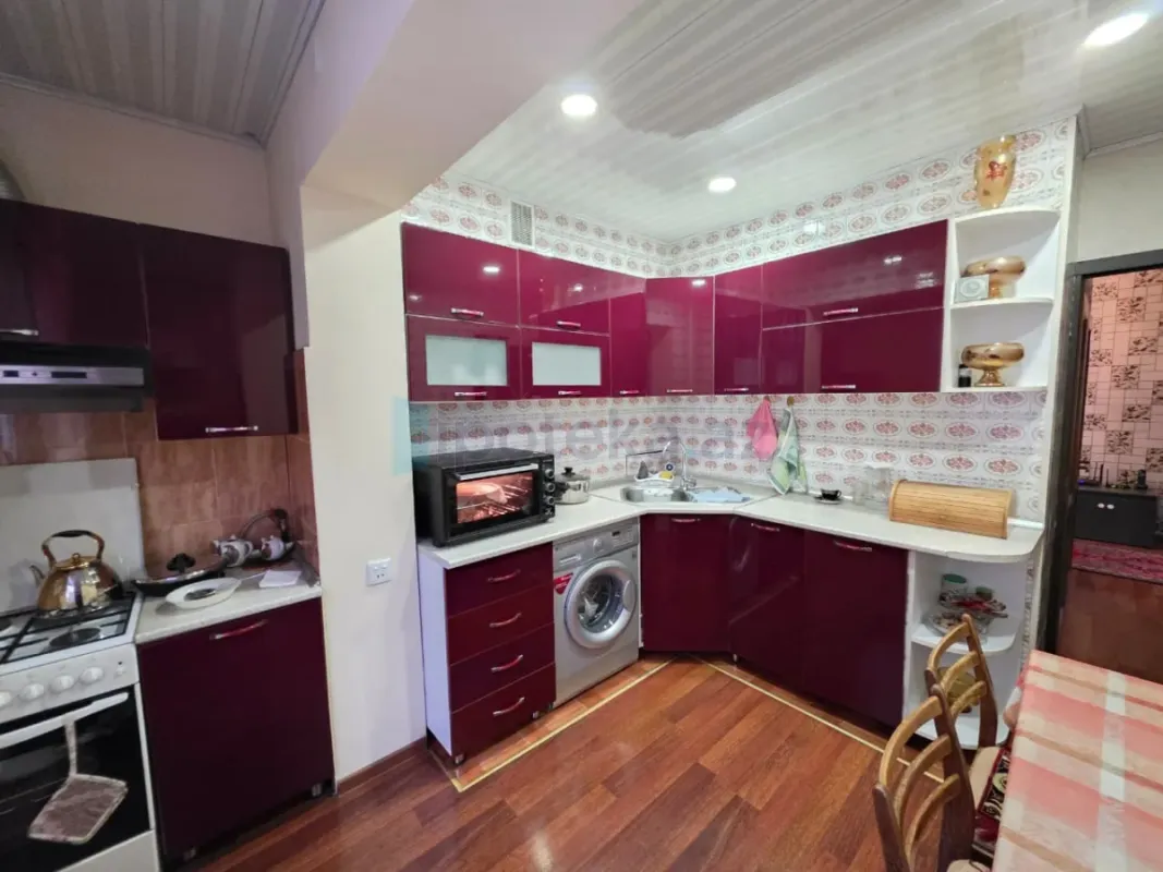Satılır 3 otaqlı köhnə tikili 80 m²