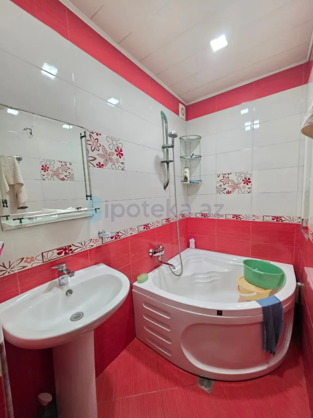 Satılır 3 otaqlı köhnə tikili 80 m²