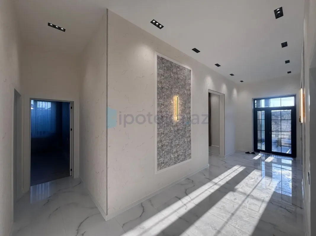 Satılır 4 otaqlı mənzil 160 m²