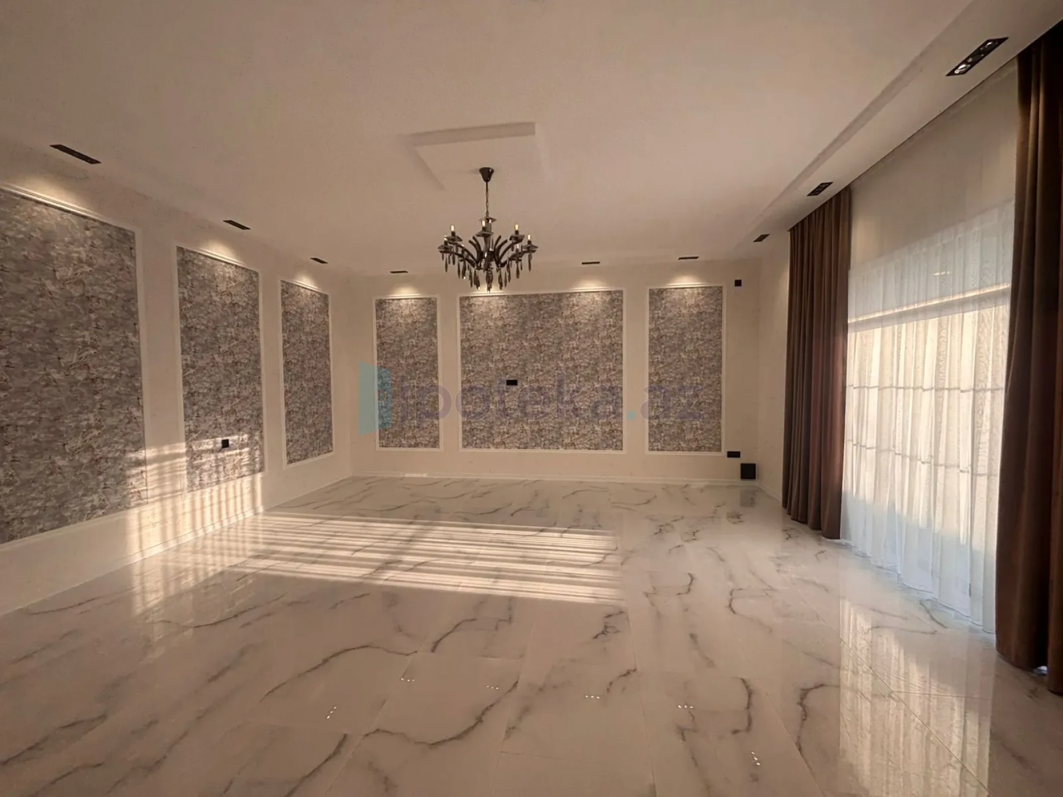Satılır 4 otaqlı mənzil 160 m²