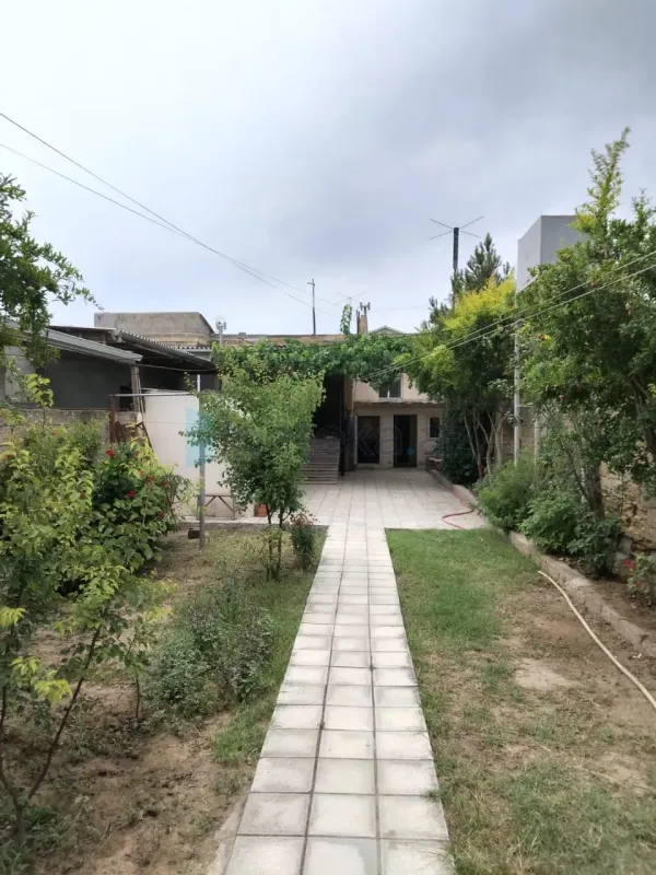 Satılır 4 otaqlı həyət evi 100 m²