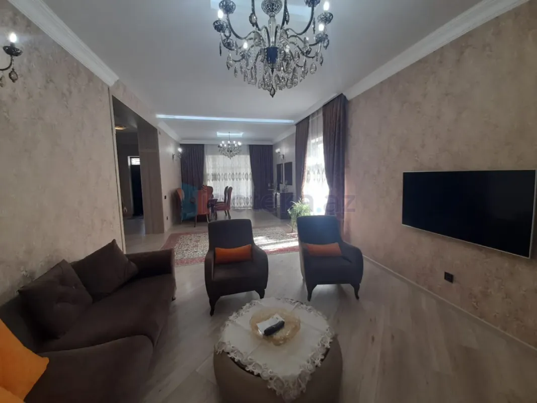 Satılır 6 otaqlı həyət evi 240 m²