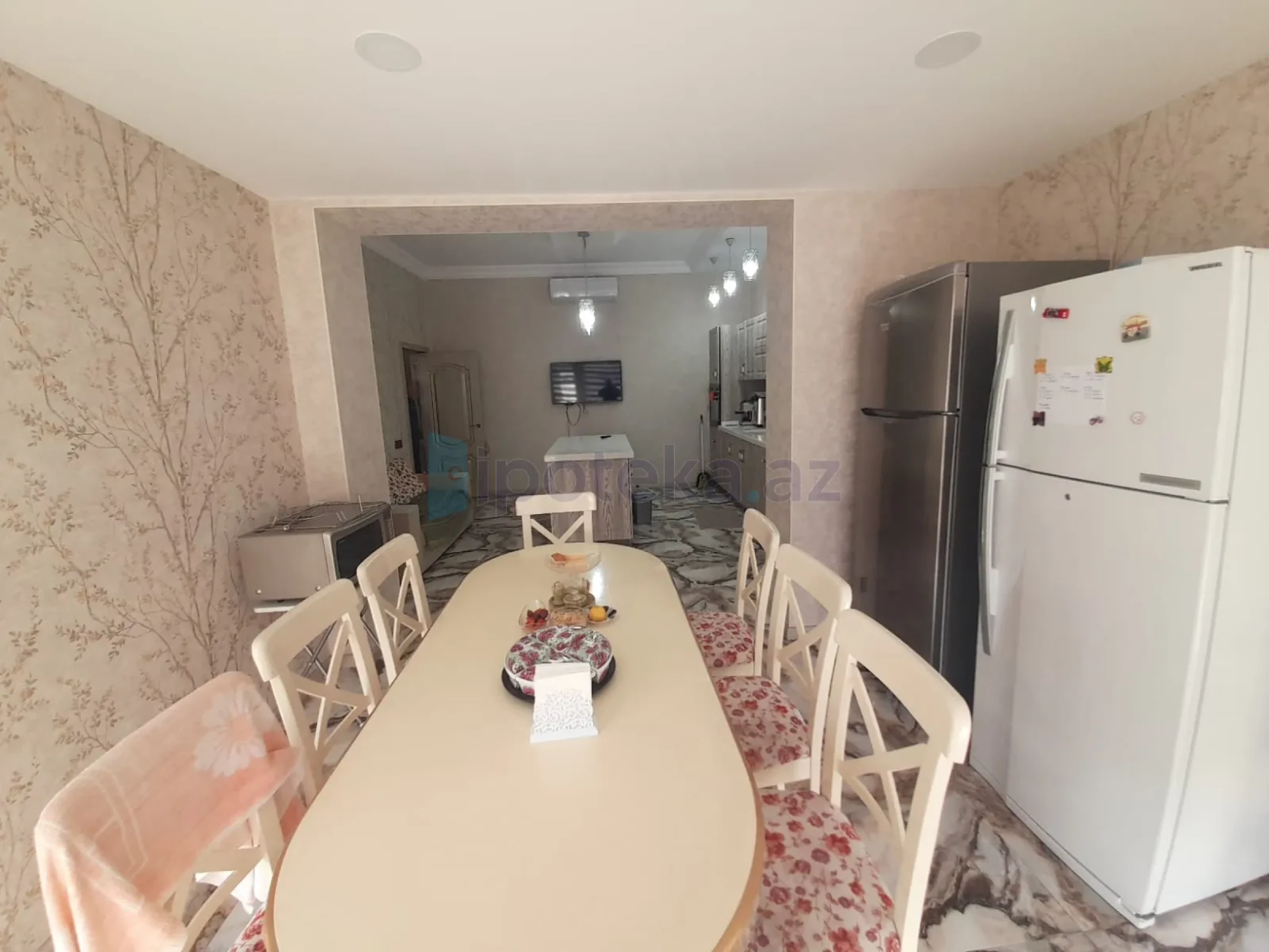 Satılır 6 otaqlı həyət evi 240 m²
