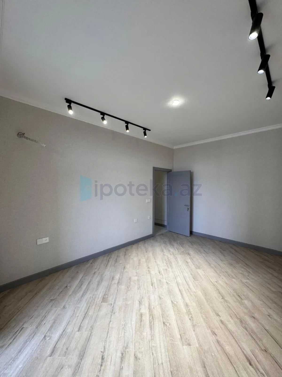 Satılır 2 otaqlı yeni tikili 82.5 m²