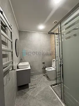 Satılır 2 otaqlı yeni tikili 82.5 m²