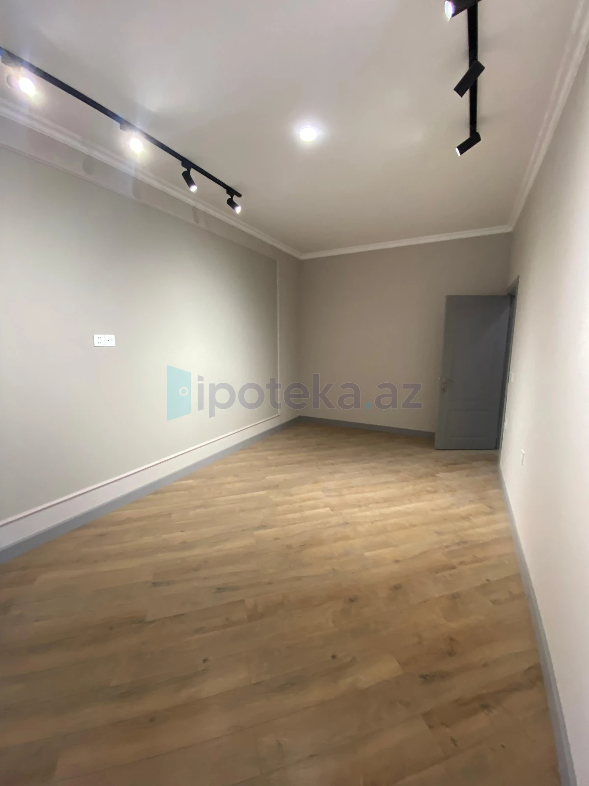 Satılır 2 otaqlı yeni tikili 82.5 m²