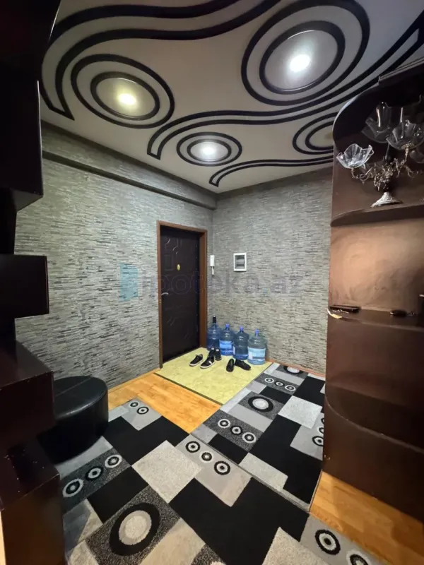 Satılır 3 otaqlı yeni tikili 125 m²