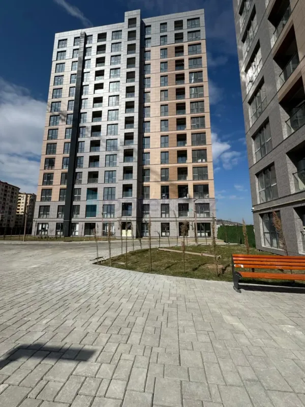 Satılır 3 otaqlı yeni tikili 80 m²