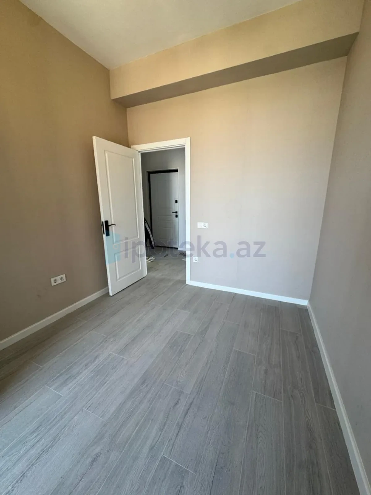 Satılır 3 otaqlı yeni tikili 80 m²