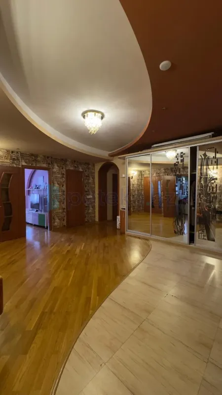 Satılır 4 otaqlı yeni tikili 191 m²