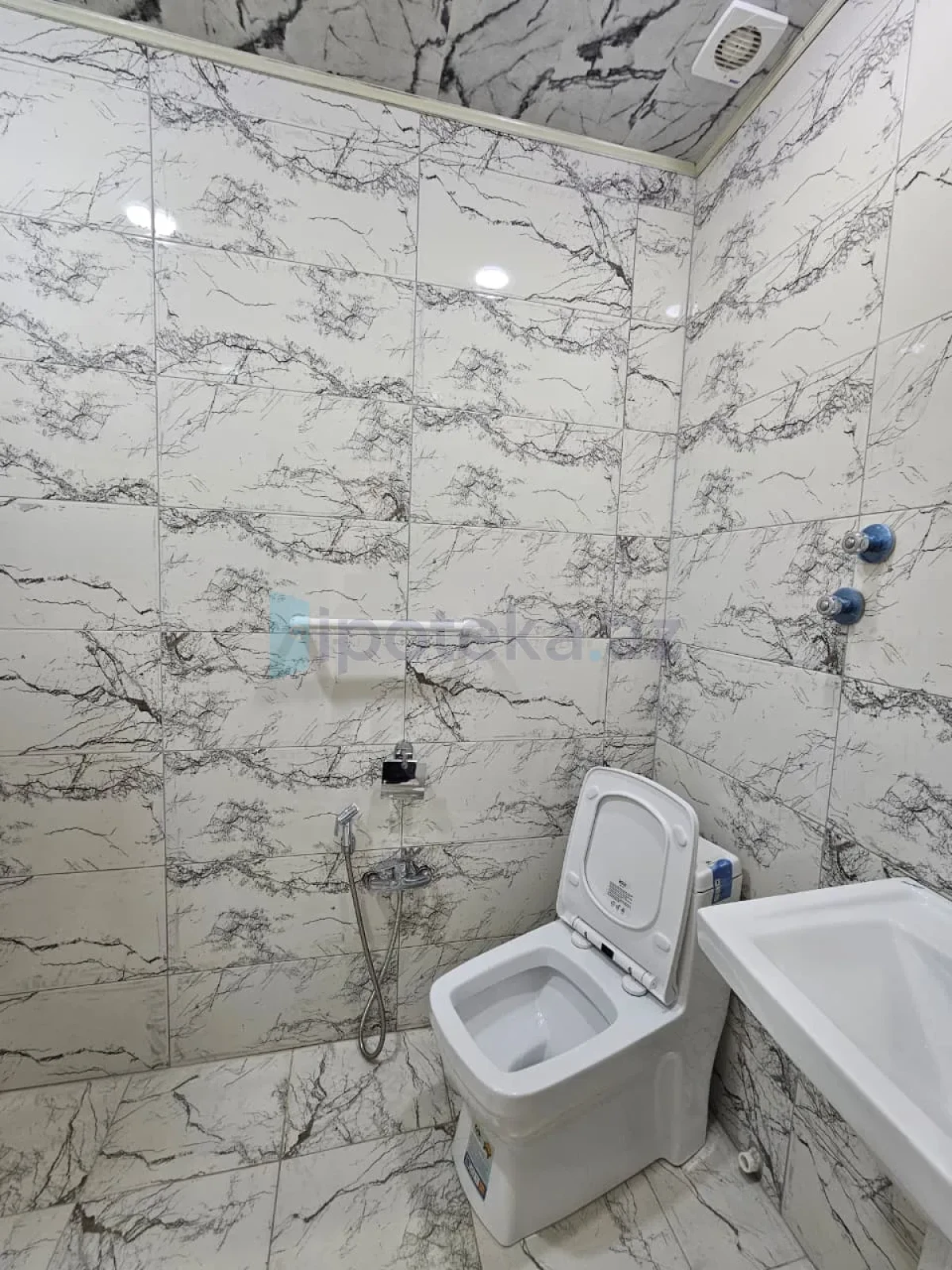 Satılır 3 otaqlı yeni tikili 92 m²