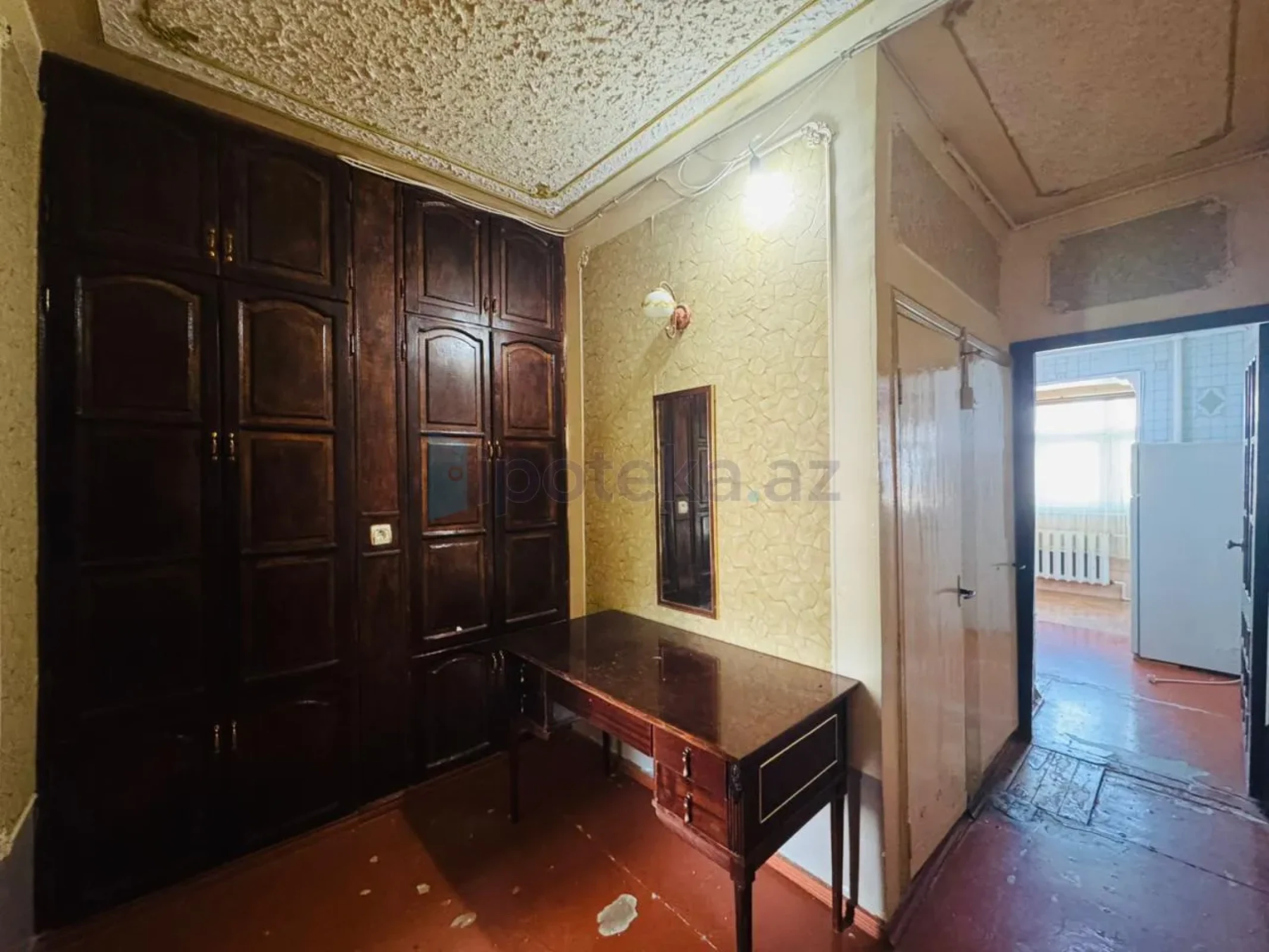 Satılır 2 otaqlı köhnə tikili 60 m²