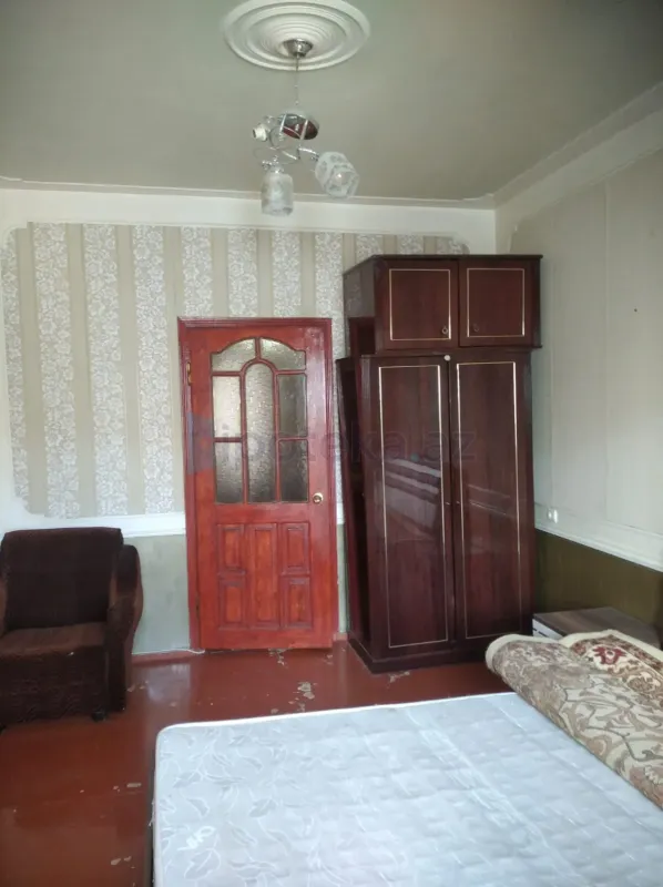 Satılır 2 otaqlı köhnə tikili 60 m²