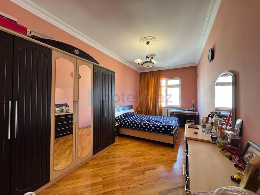 Satılır 4 otaqlı yeni tikili 145 m²