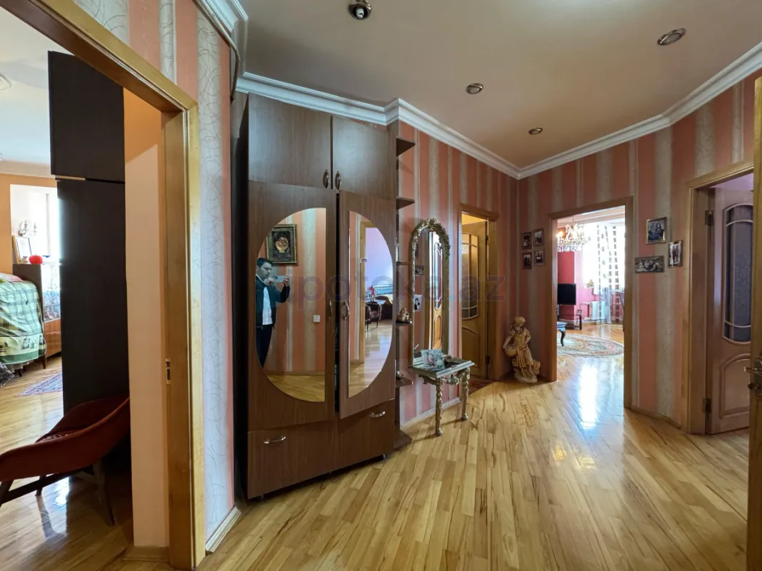 Satılır 4 otaqlı yeni tikili 145 m²