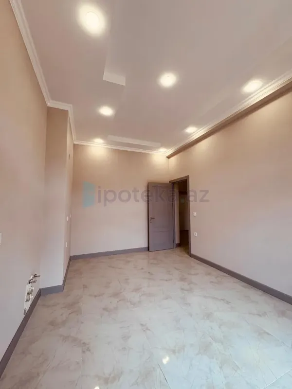 Satılır 2 otaqlı yeni tikili 82.5 m²