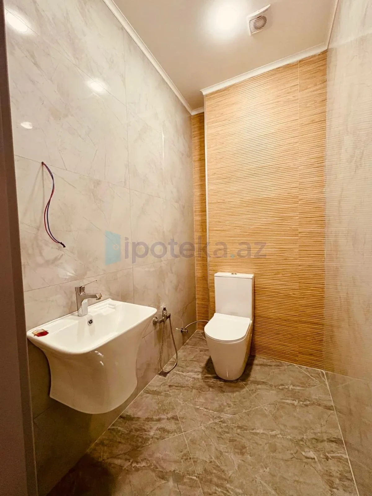 Satılır 2 otaqlı yeni tikili 82.5 m²