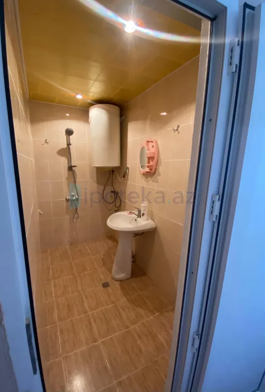 Satılır 2 otaqlı köhnə tikili 60 m²