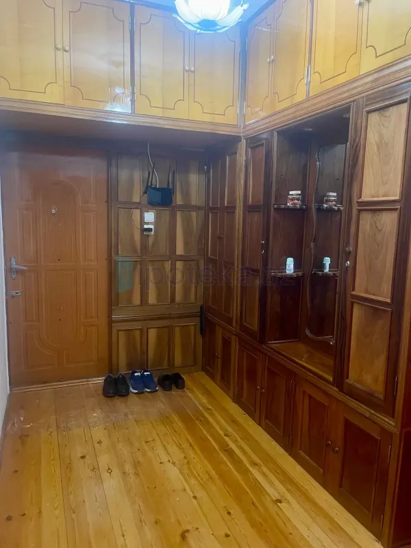 Satılır 3 otaqlı köhnə tikili 80 m²