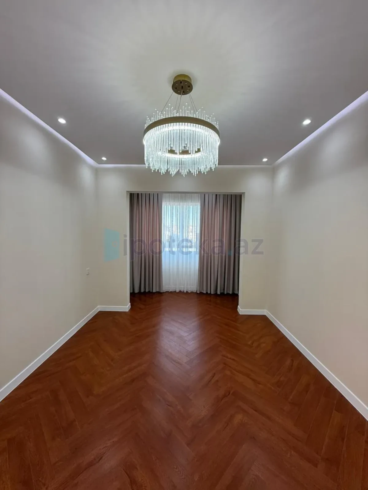 Satılır 5 otaqlı köhnə tikili 120 m²