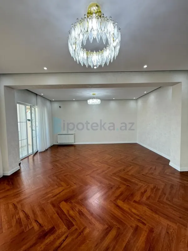 Satılır 5 otaqlı köhnə tikili 120 m²
