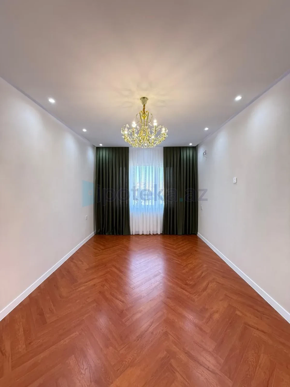 Satılır 5 otaqlı köhnə tikili 120 m²