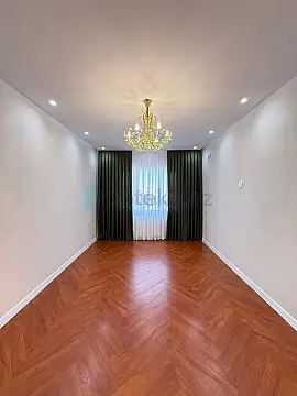 Satılır 5 otaqlı köhnə tikili 120 m²