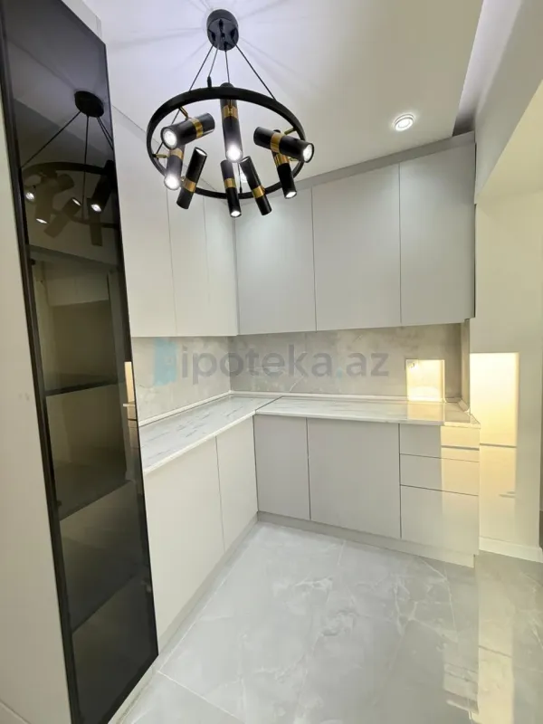 Satılır 5 otaqlı köhnə tikili 120 m²