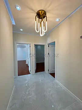 Satılır 4 otaqlı köhnə tikili 120 m²