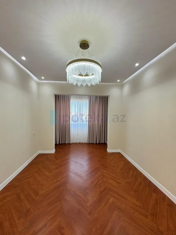 Satılır 4 otaqlı köhnə tikili 120 m²