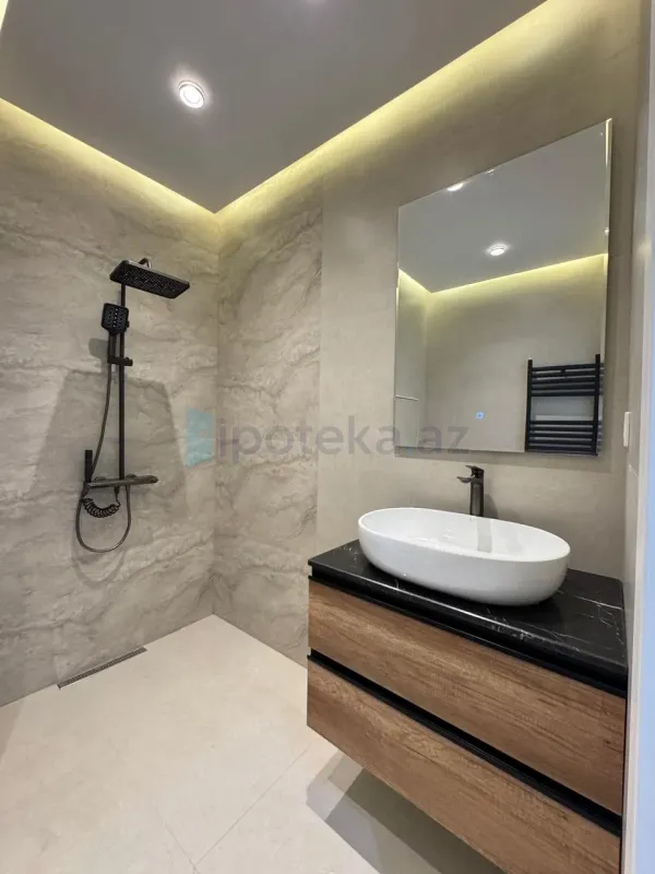 Satılır 4 otaqlı köhnə tikili 120 m²