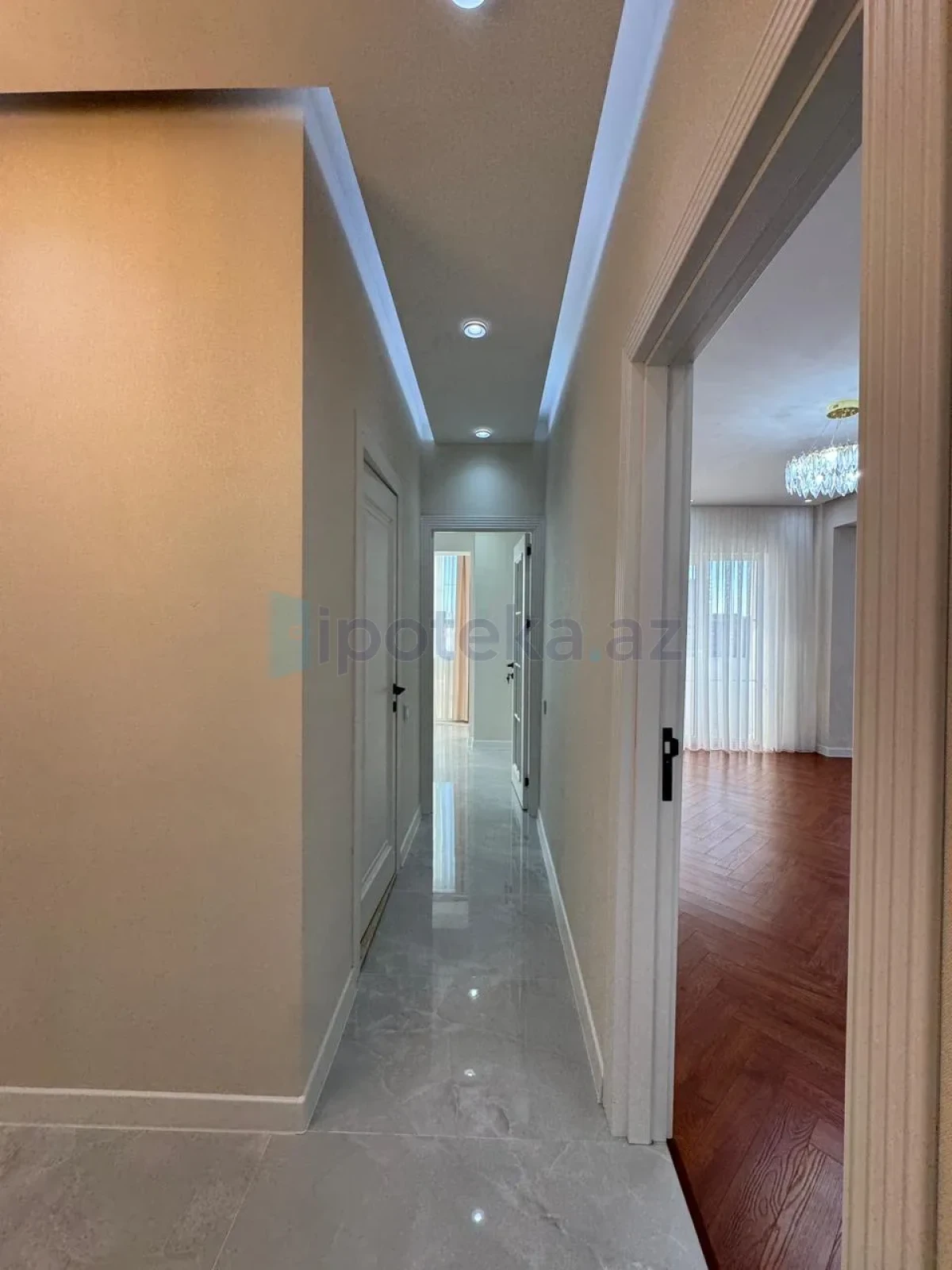 Satılır 4 otaqlı köhnə tikili 120 m²