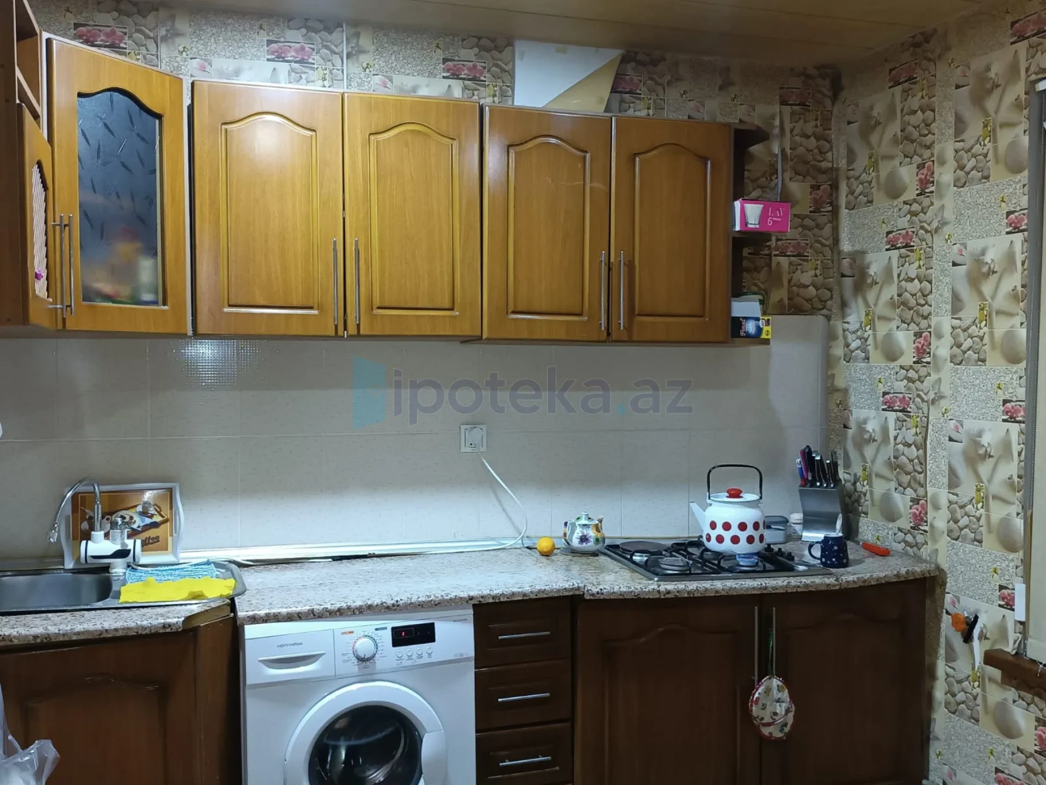 Satılır 6 otaqlı həyət evi 395 m²