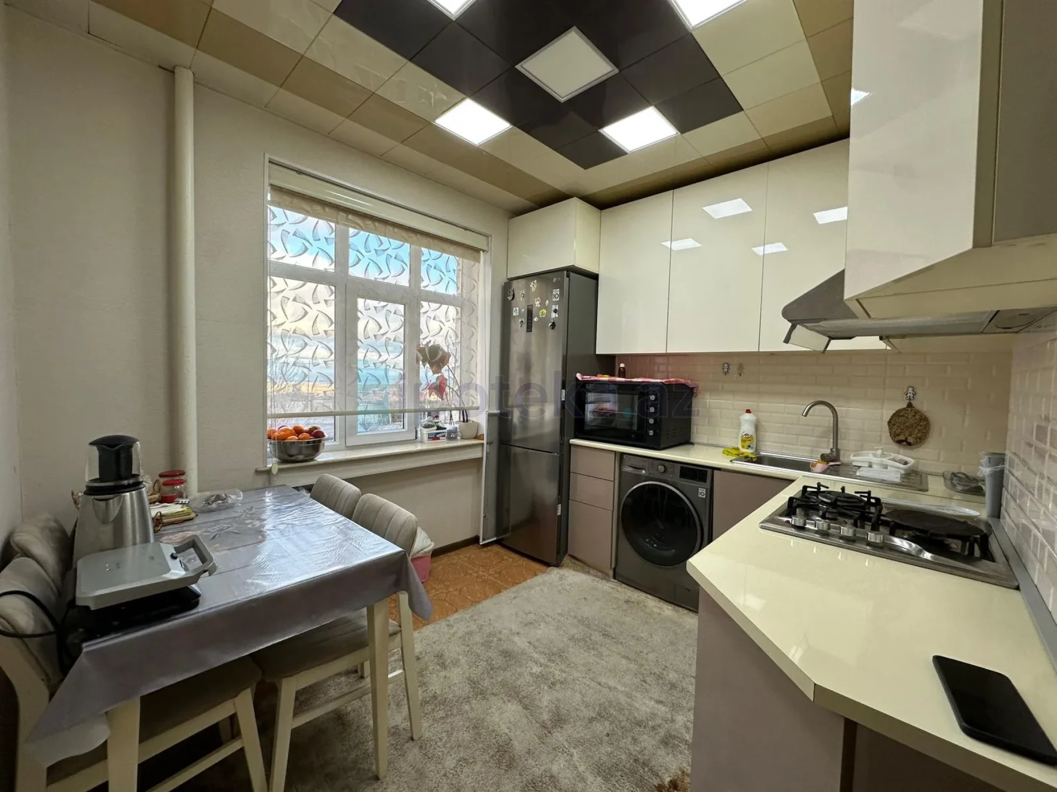 Satılır 2 otaqlı köhnə tikili 60 m²