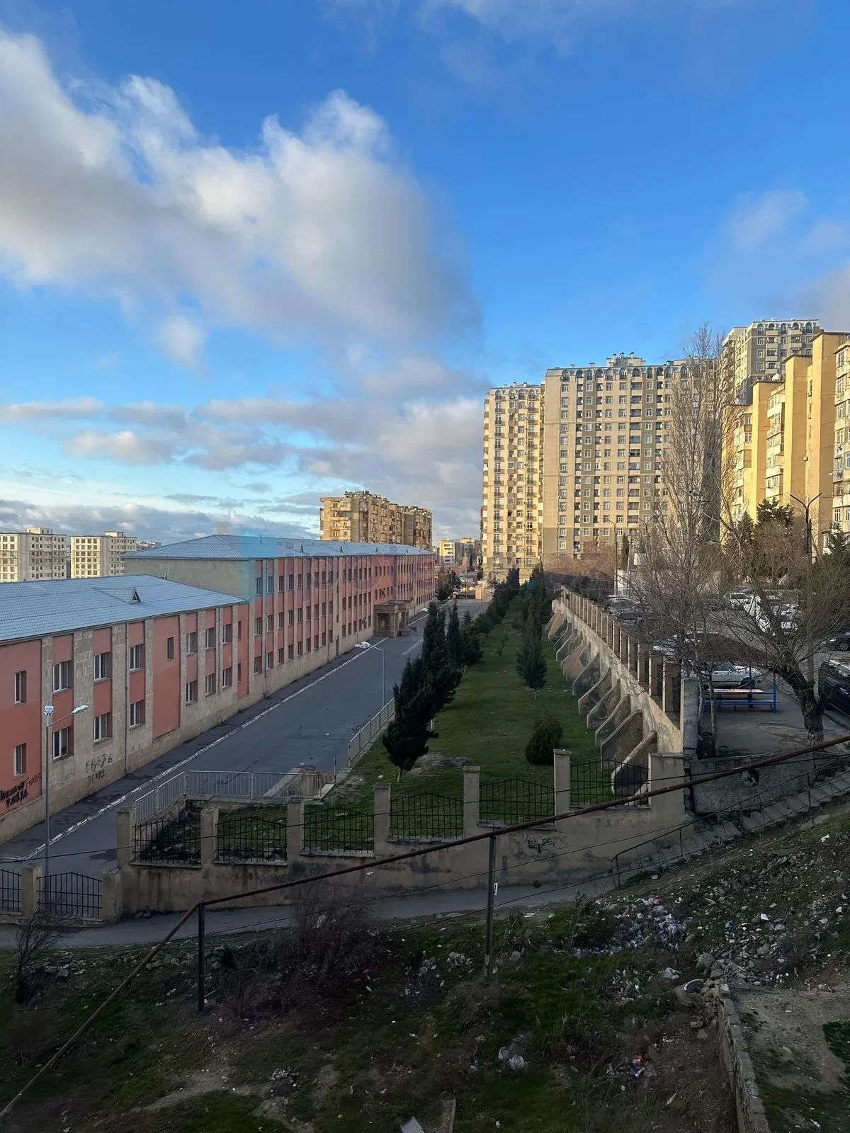 Satılır 2 otaqlı köhnə tikili 60 m²