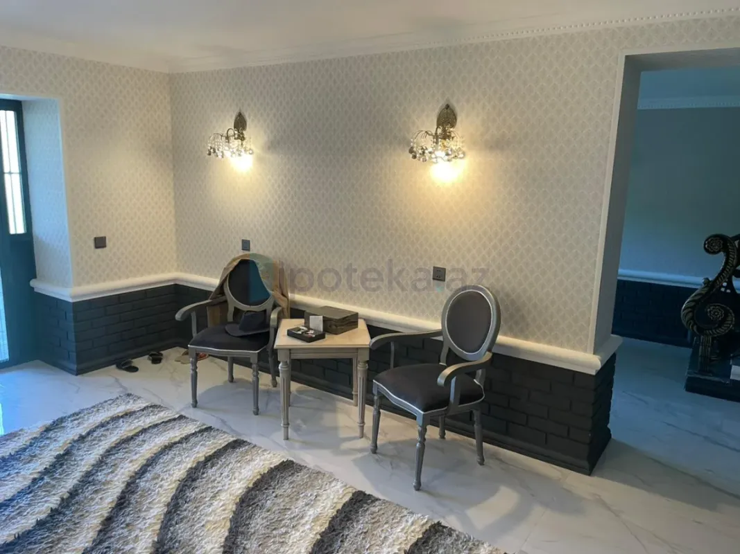 Satılır 7 otaqlı mənzil 500 m²