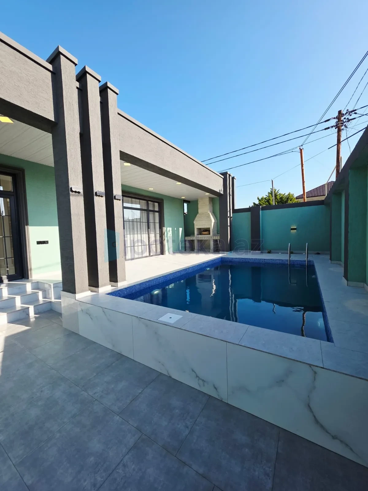 Satılır 4 otaqlı mənzil 160 m²