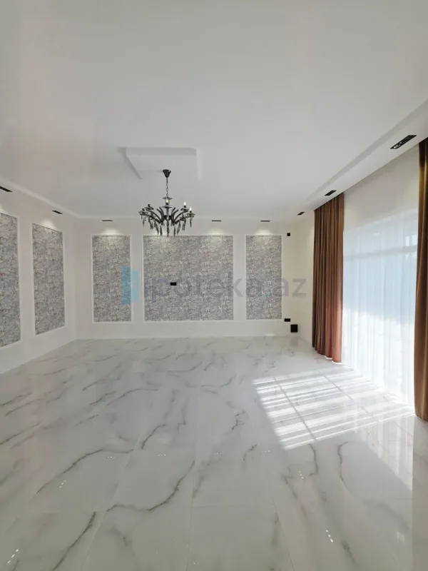Satılır 4 otaqlı mənzil 160 m²