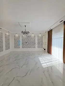 Satılır 4 otaqlı mənzil 160 m²